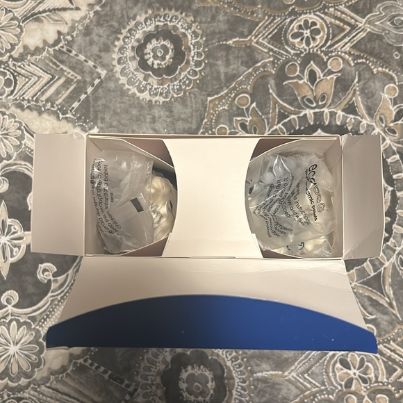 NEW - EcoEgg Laundry Detergent Egg -  864 washes (Fresh Linen scent) - Picture 2 of 5